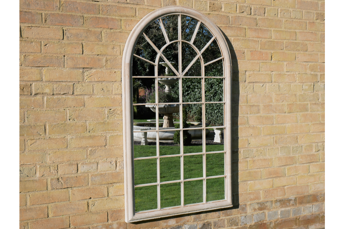 Antiker Fensterbogen mit Spiegel, weiß, metallisch, 60 x 116 cm, für Innen- und Außenbereiche, 141224